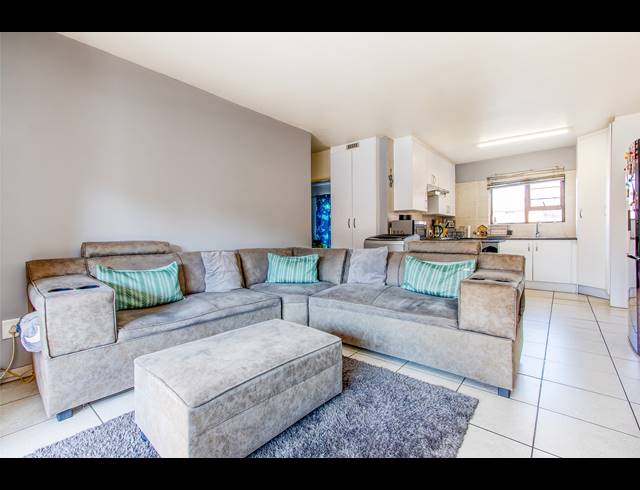 2 BEDROOM APARTMENT FOR SALE IN HONEYDEW